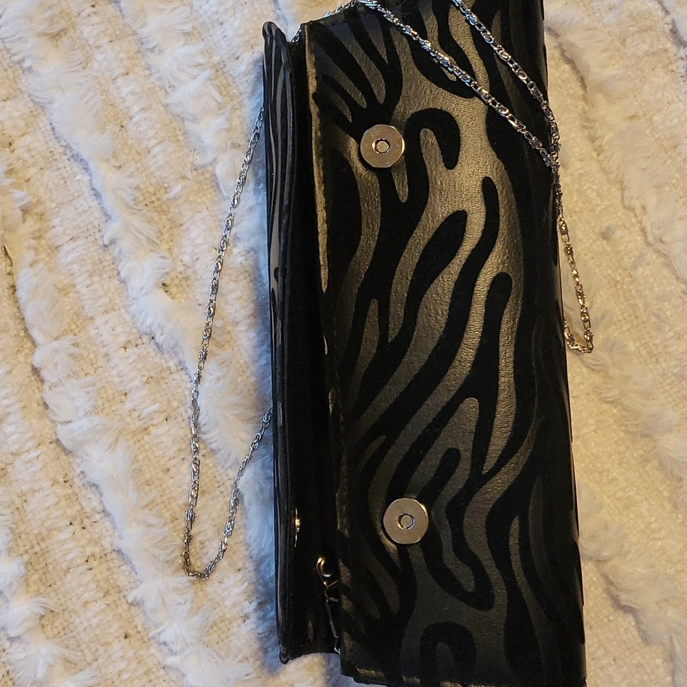 Clutch style Handbag- Black Animal Print with chain - Picture 5 of 6